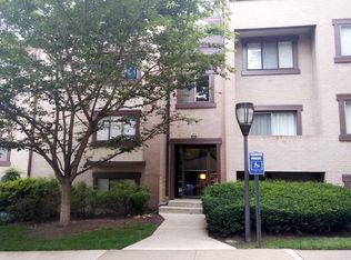 1658 Parkcrest Cir APT 200, Reston, VA 20190