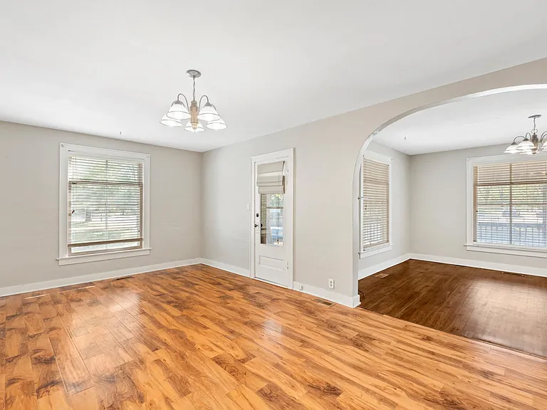 102 E Academy Ave — Photo 9