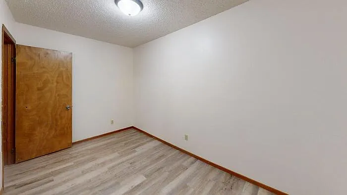 1100 Pleasant St #7 — Photo 6