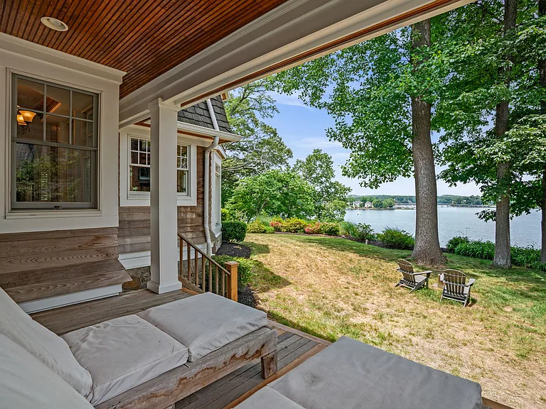 2942 Edgewater Dr — Photo 34