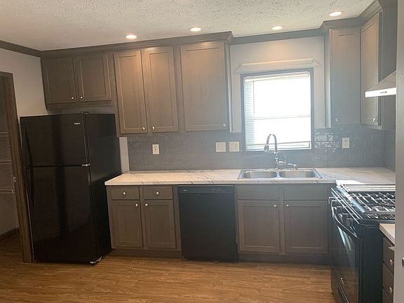 4th image of 47 Bluebird Hill Dr #220