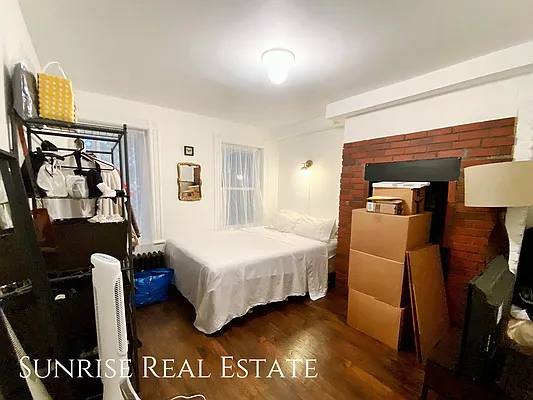 Rented by Sunrise Real Estate | media 27