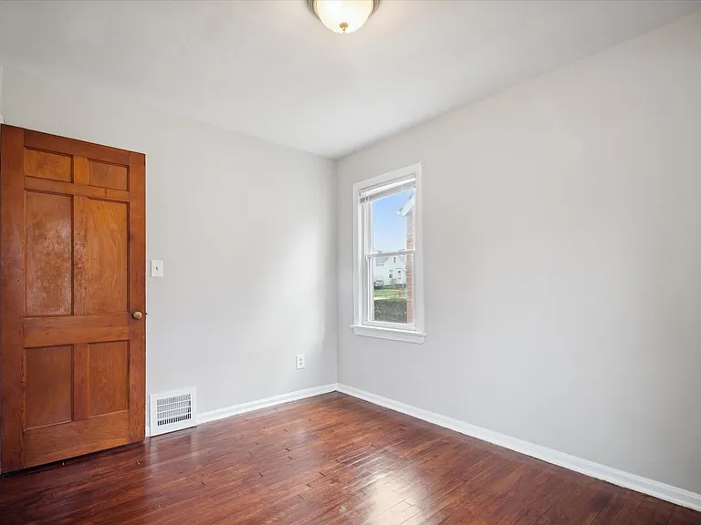 14416 Krems Ave — Photo 16
