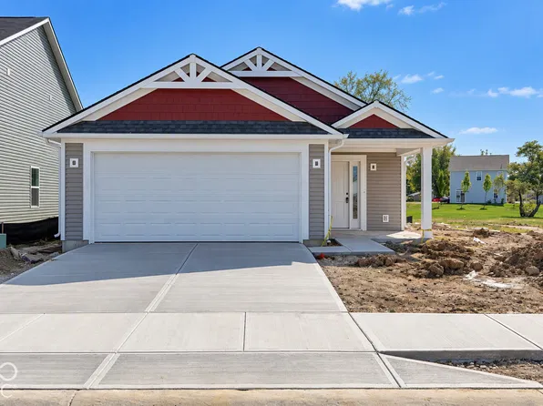 1043 Stratford Ln, Shelbyville, IN 46176