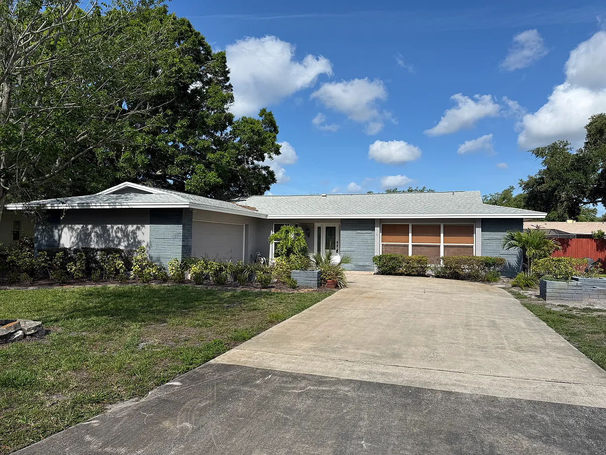 Building Photo - 1634 Sheffield Dr