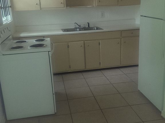 4th image of 9216 Danville Ave