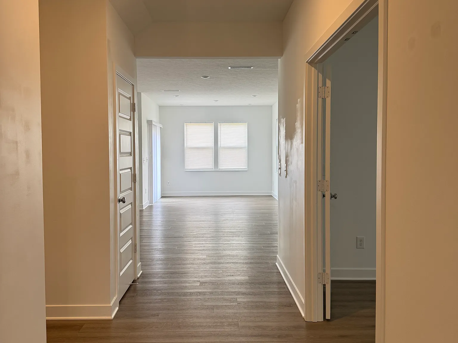 5 bed, 3.5 bath, 3174 sqft, $2,895 — Photo 3