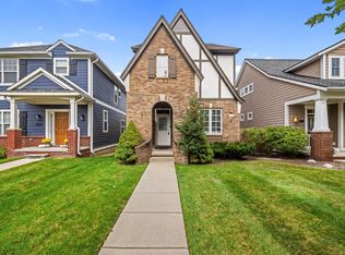 3833 Forester Blvd, Auburn Hills, MI