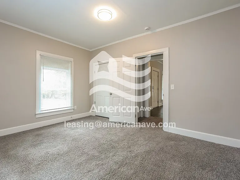 1093739_011_wm_-_main_bedroom_13317335.jpg