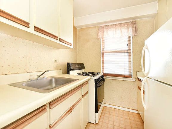 3rd image of 87-15 165th St #6M