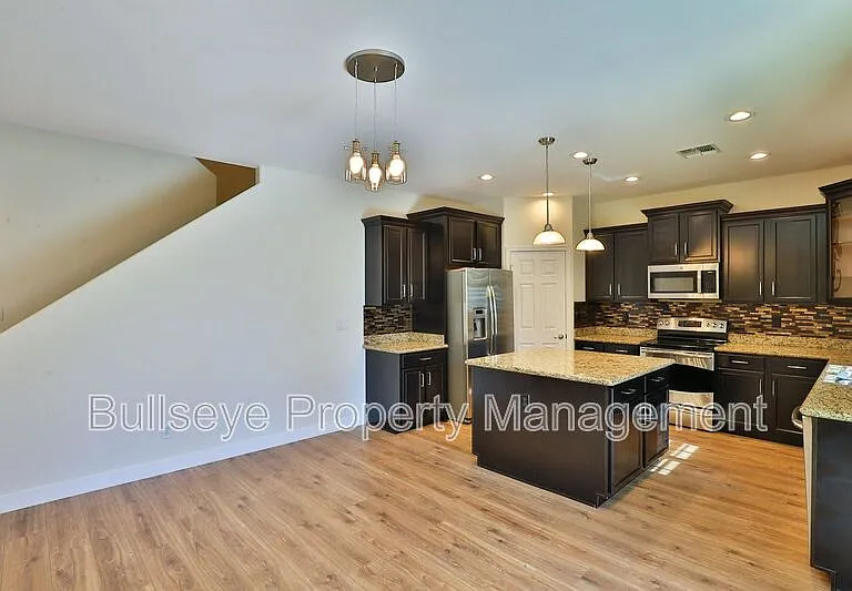 7321 N 89th Dr — Photo 13