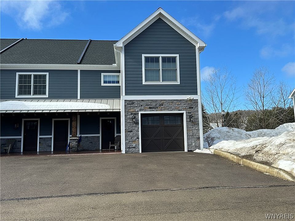 1st image of 12 Glen Burn Trl