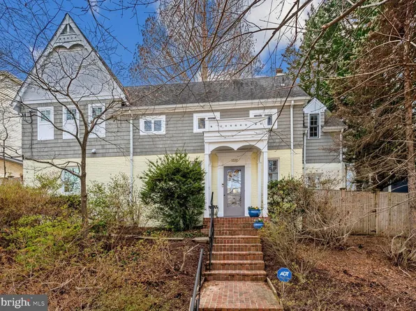 3332 Quesada St NW, Washington, DC 20015