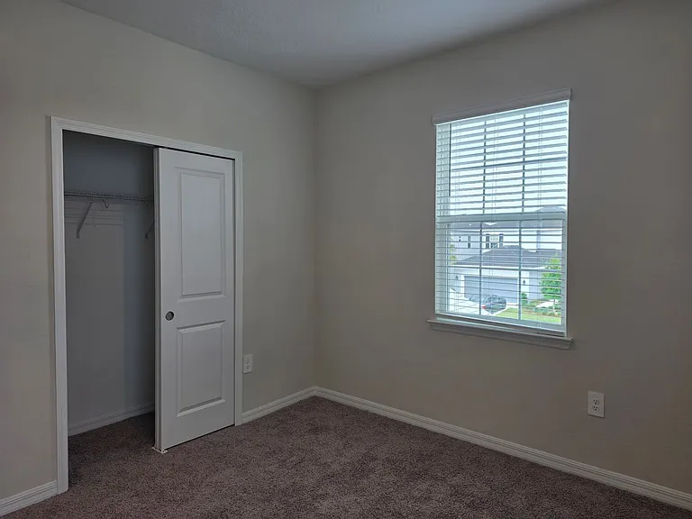 2865 High Pointe St — Photo 38