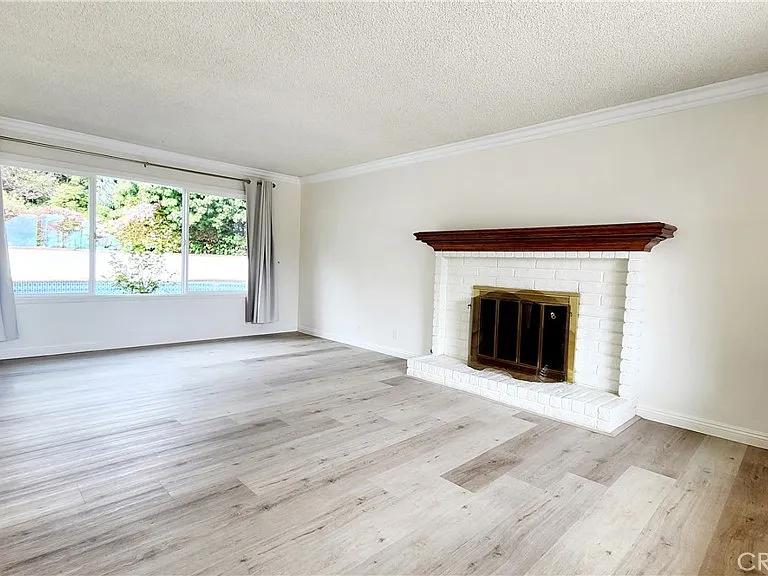 6327 Sattes Dr — Photo 3