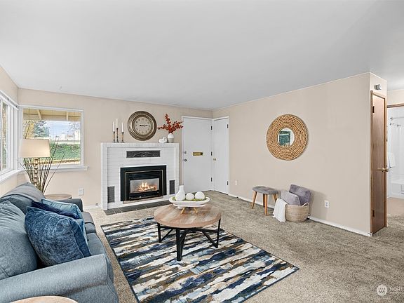 4th image of 5042 35th Avenue NE