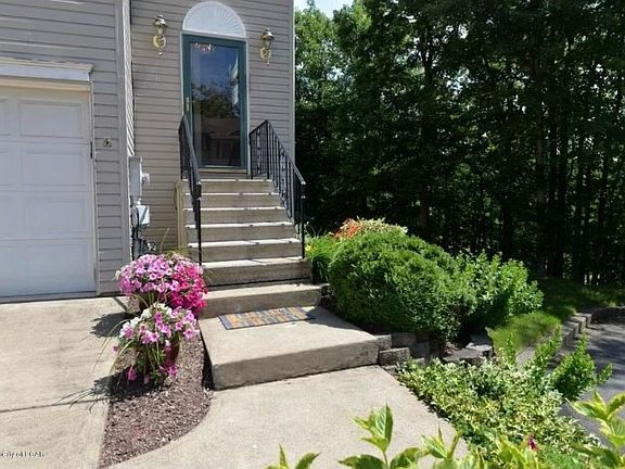 2nd image of 49 Nittany Ln