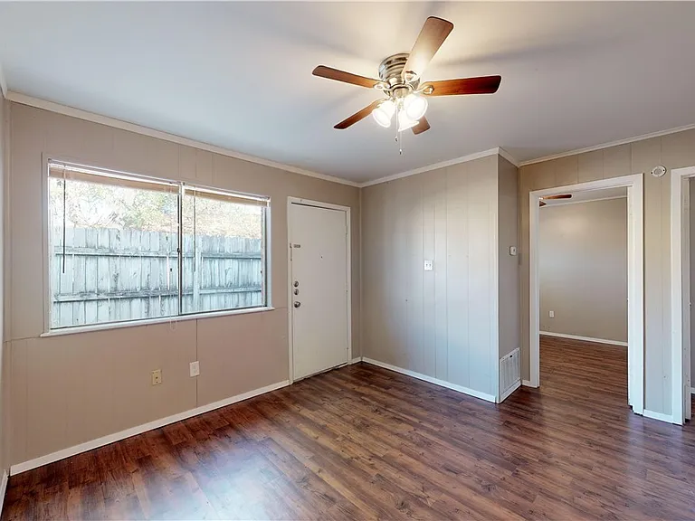 204 Lynn Dr #A — Photo 5