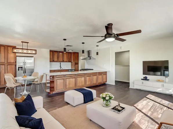 565 Lisbon Ave SE, Rio Rancho, NM 87124