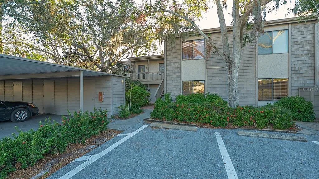3 bed, 2.0 bath, 1320 sqft, $2,500 — Photo 1