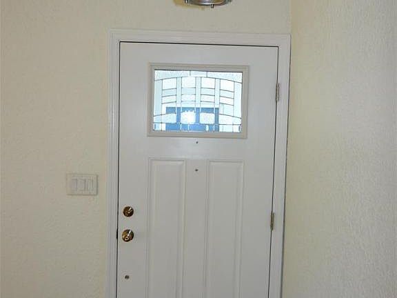 4th image of 127 Anona Pl