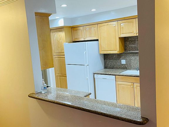 3rd image of 5454 Zelzah Ave