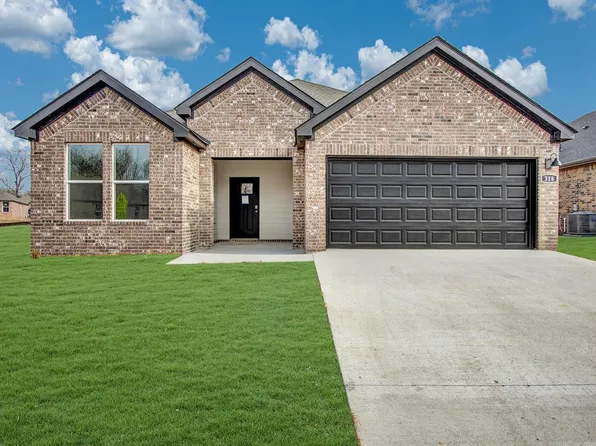 318 Lainey Dr, Maumelle, AR 72113