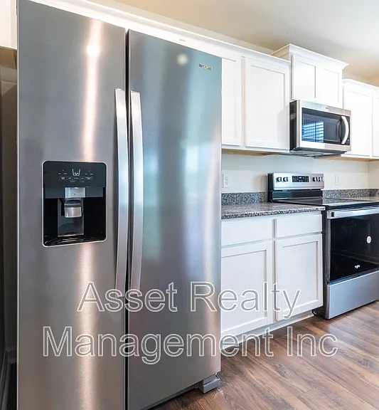 2076 Southwood Cir — Photo 17