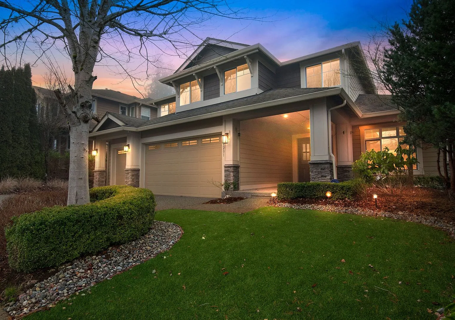 Renton Highlands Estate Style Rental! — Photo 1