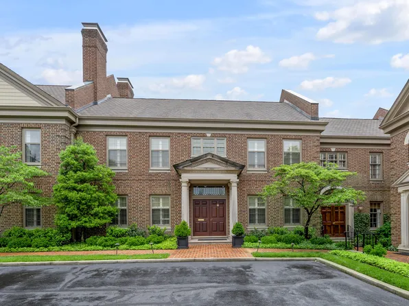 100 Idle Hour Dr APT 8, Lexington, KY 40502