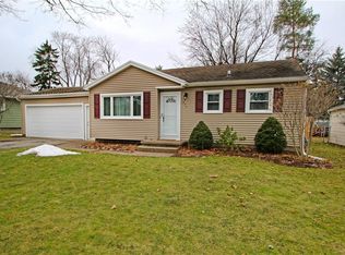 275 Marwood Rd, Rochester, NY 14612