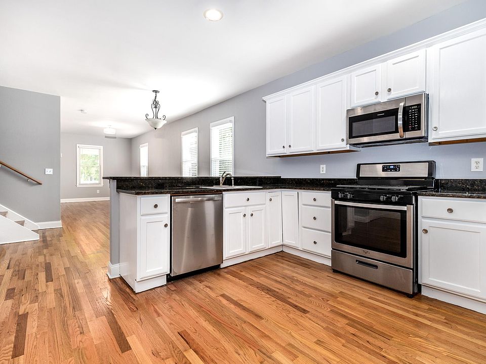 29 Dolsen Pl #2, Stamford, CT 06901 | Zillow