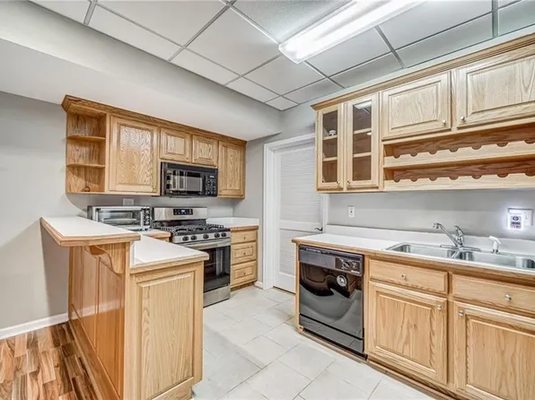 725 Orchard Ct, Sandy Springs, GA 30328