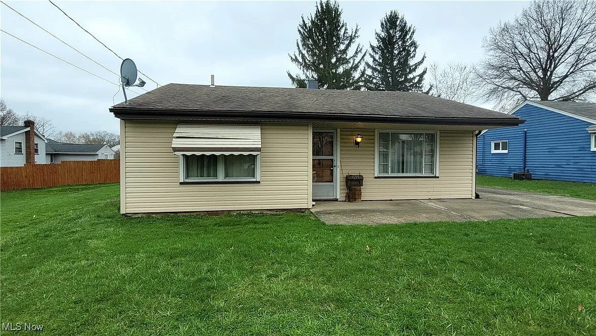 1677 Chattanooga Ave photo 1