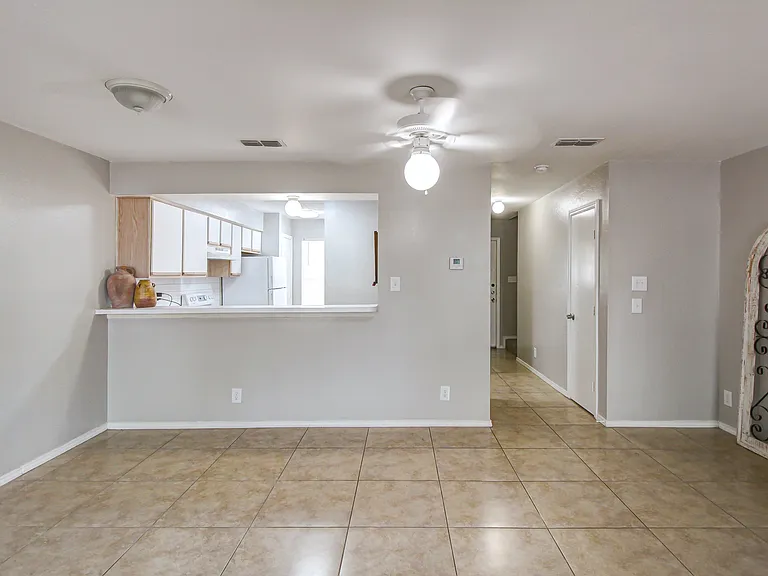 Oak Terrace Apartments — Photo 9