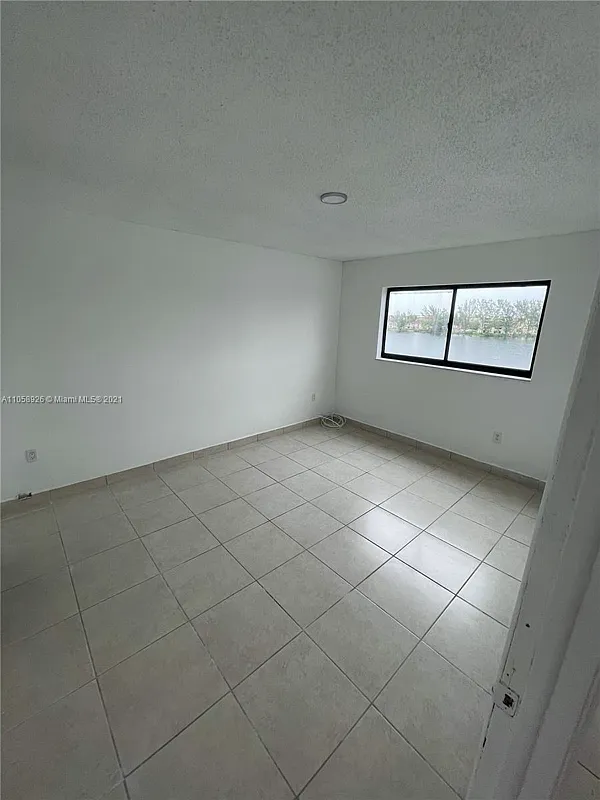 efficiency 1/1 lot of space — Photo 1