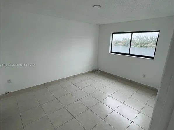 16923 NW 53rd Ave, Miami Gardens, FL 33055
