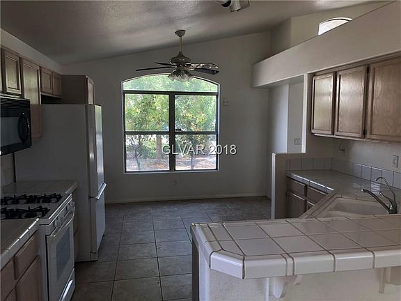 4th image of 4427 Matinee Ave