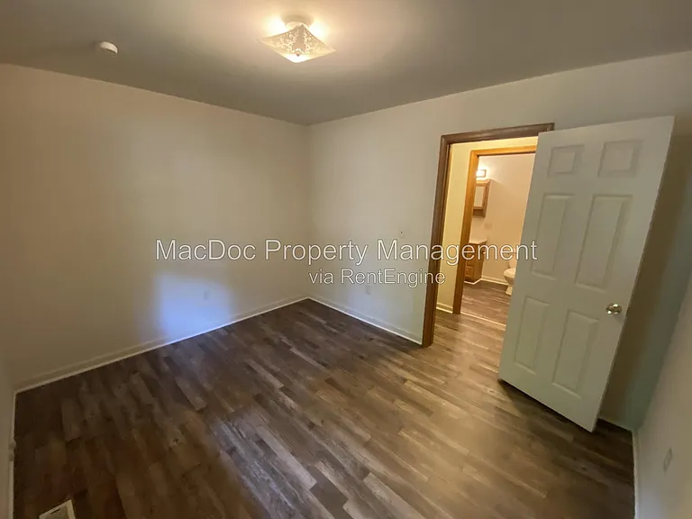 8302 Delegate Dr — Photo 18