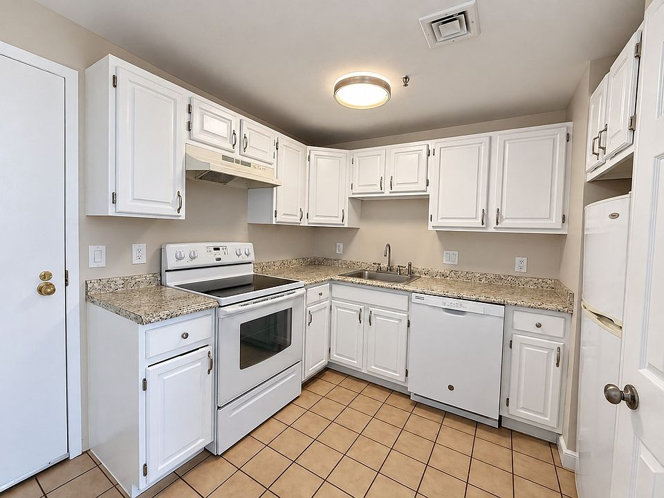2nd image of 219 Central St APT 3B