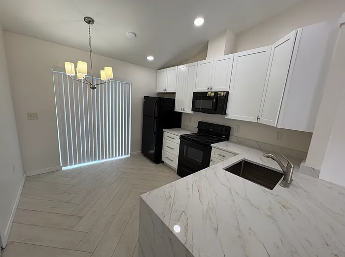 12240 Eastcove Dr — Photo 21