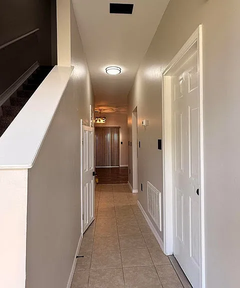 2123 Tom St — Photo 3