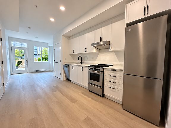 2nd image of 720 Robinson St #0