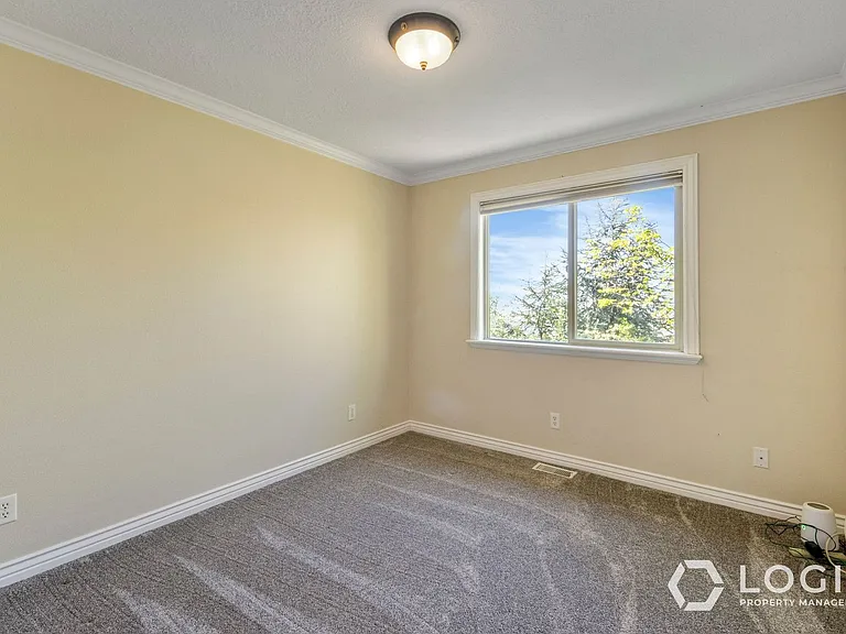 9223 Silver Lake Dr — Photo 20