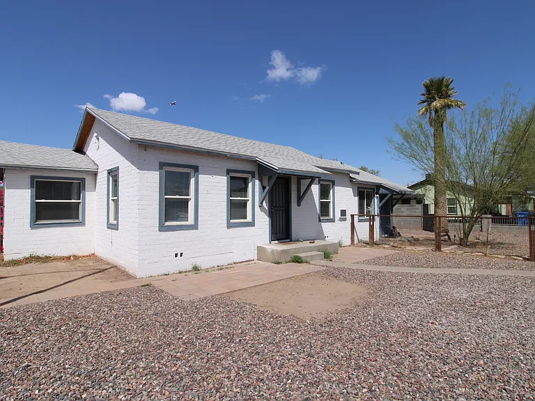 1022 S Montezuma Ave — Photo 1