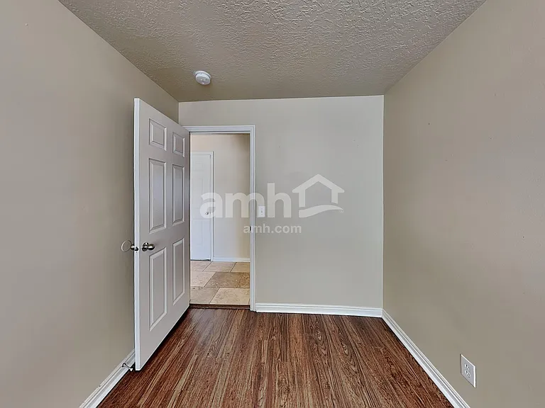 373 W 2200 N — Photo 13