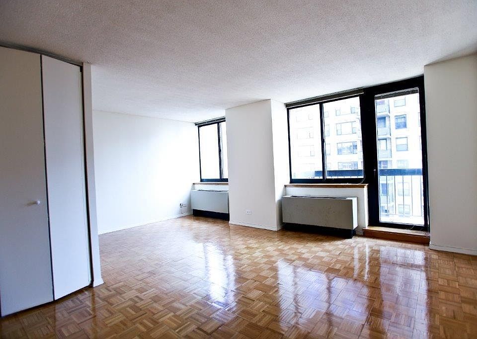 1st image of 250 E 40th St APT 35D