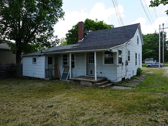 3rd image of 1024 E Swain St