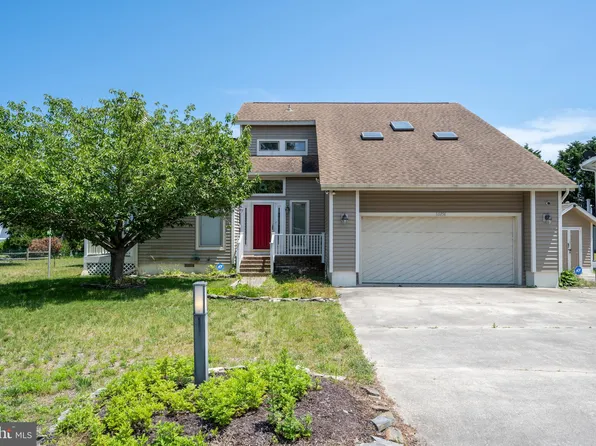 38854 Bayfront Dr, Ocean View, DE 19970