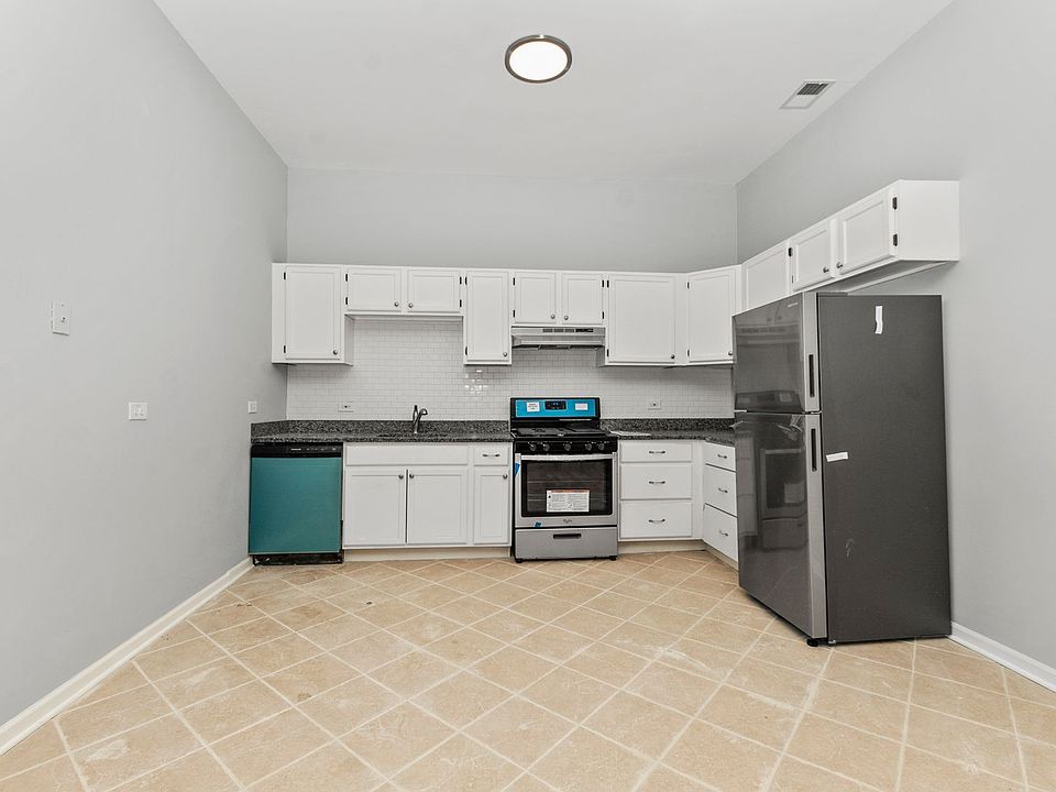 1st image of 5226 S Michigan Ave #2